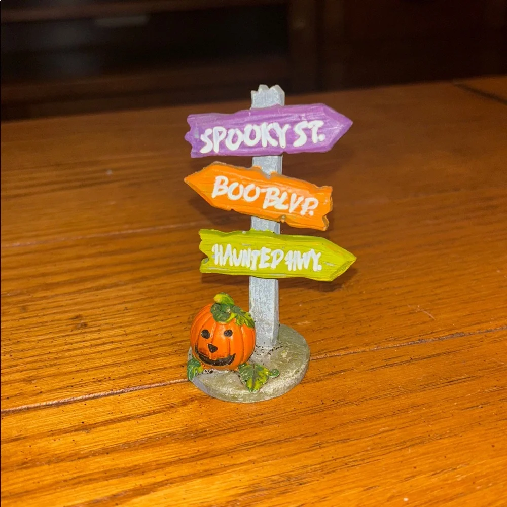 Halloween Miniature Toy Set with Pumpkins and Figurines - Picture 7 of 14